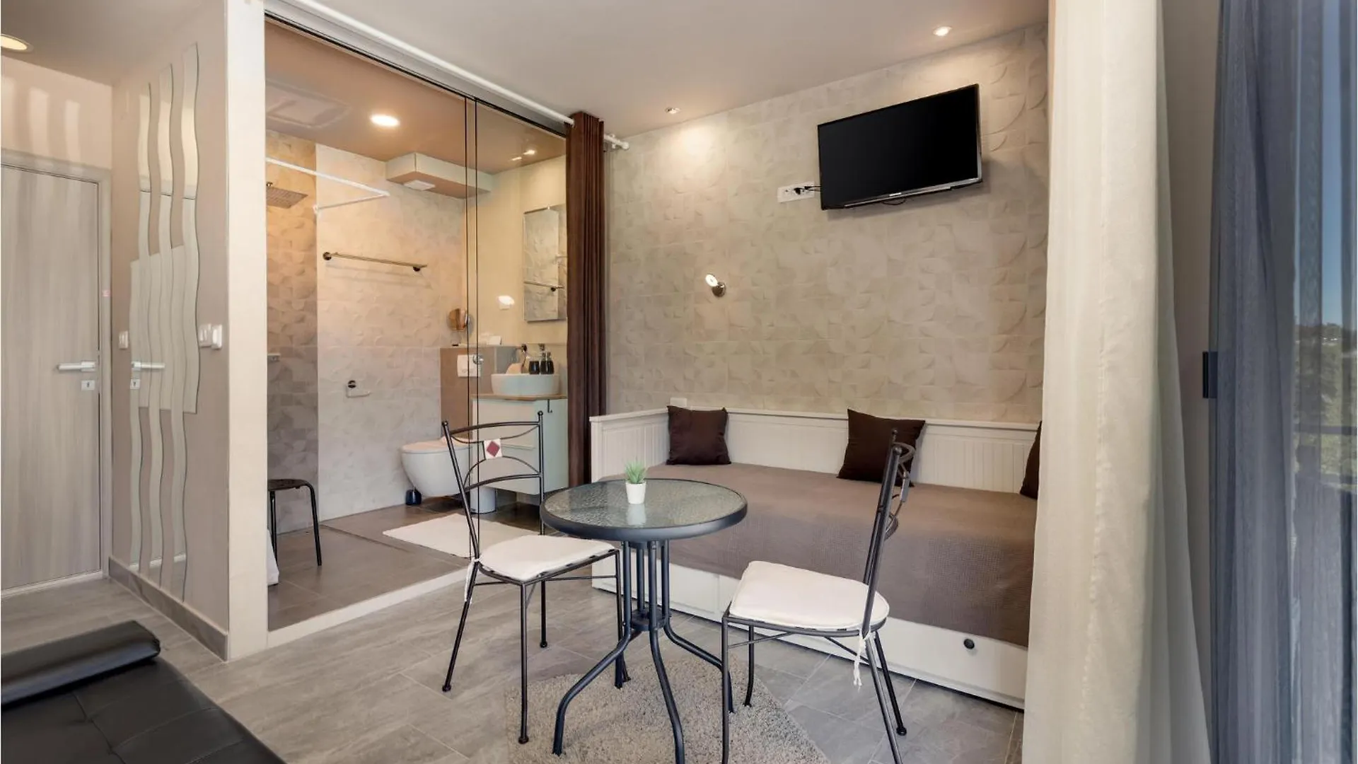 Nice Home In Vantacici With Wifi Porat  Holiday home