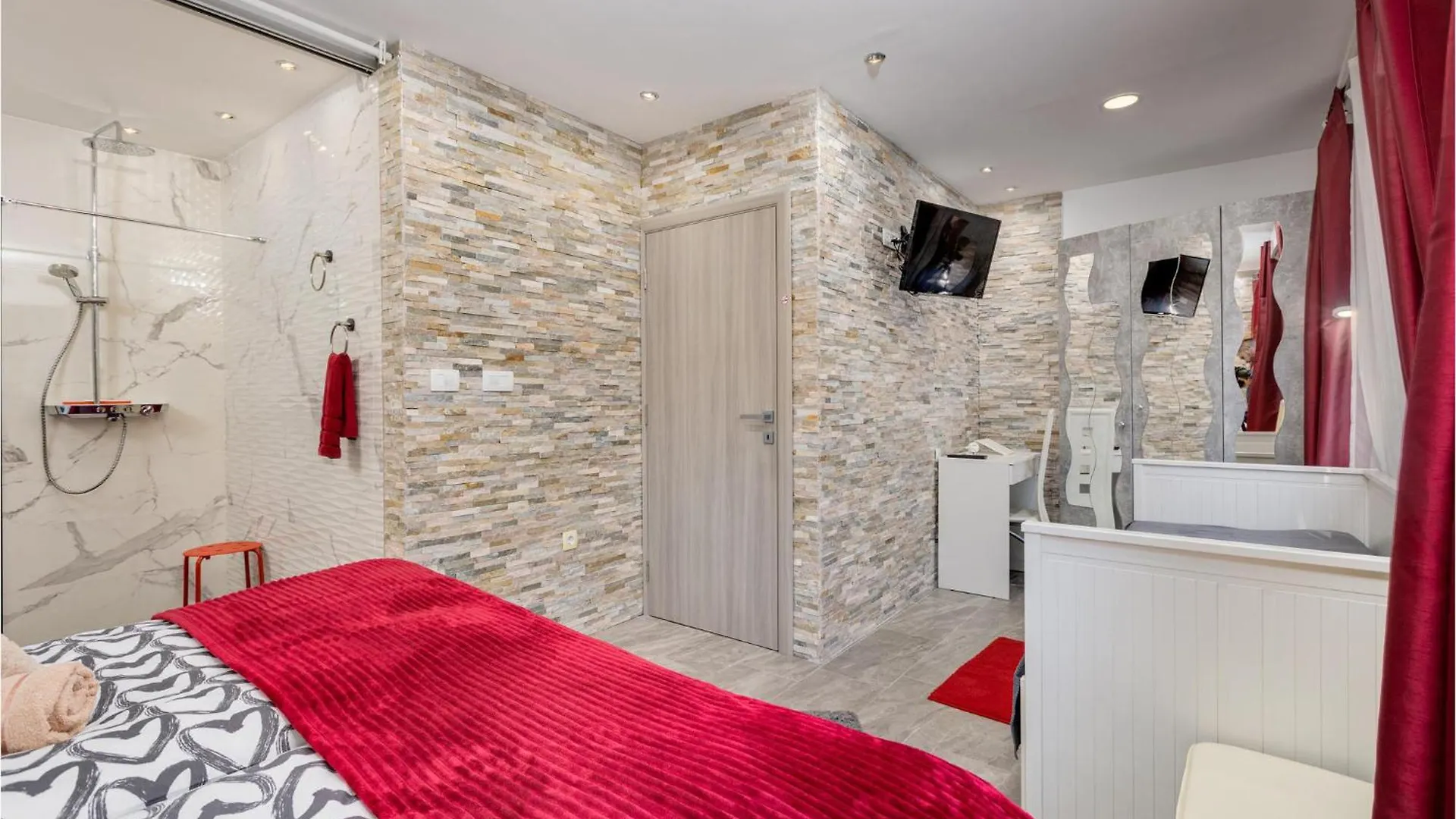 Nice Home In Vantacici With Wifi Porat  Holiday home