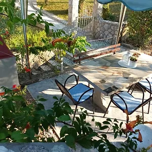 Dora And Tonka Krk Apartman